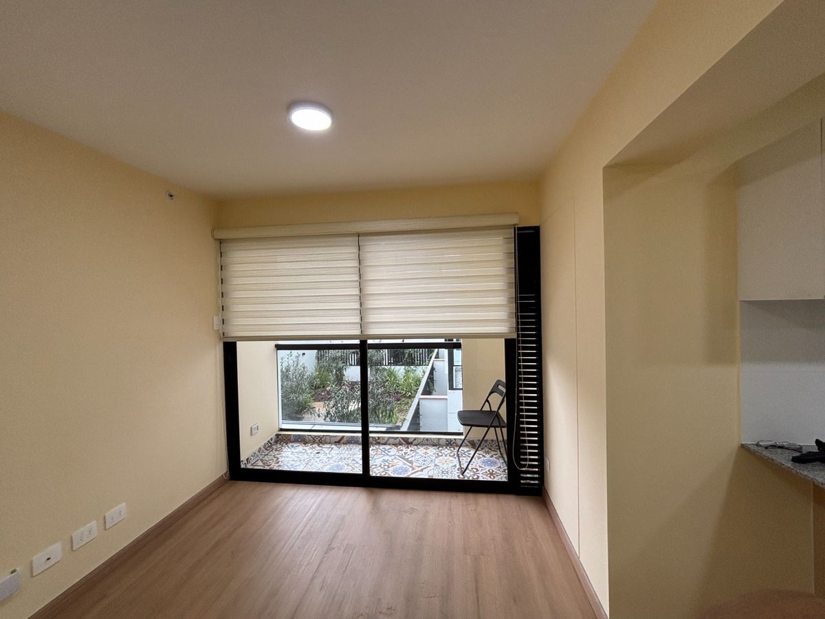 Balcón con jardín